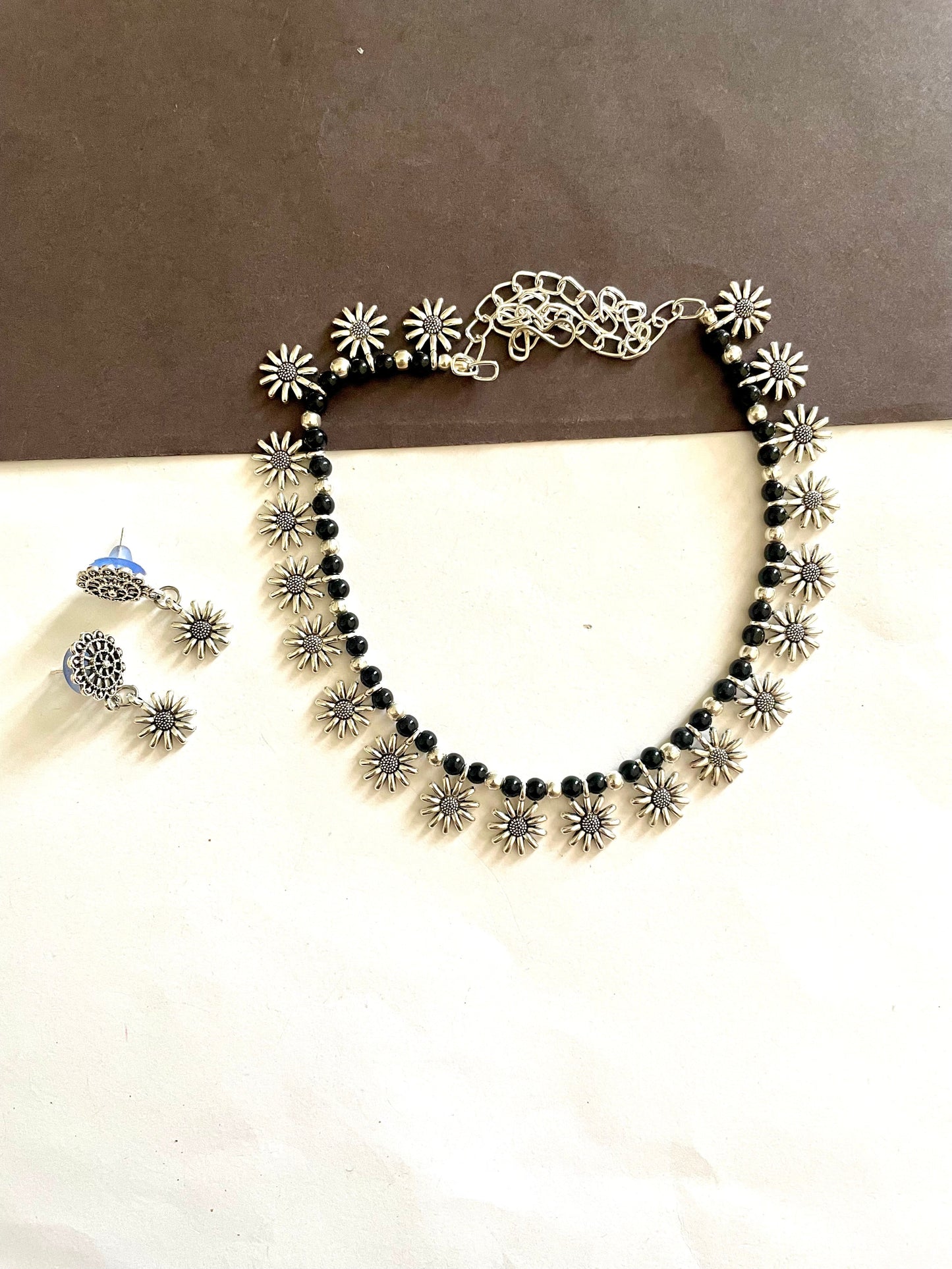 Shop flower mini choker set with earrings at Jewellery Lovers. Anti-tarnish, trendy & perfect for daily or festive wear. Free shipping available. jewellerylovers