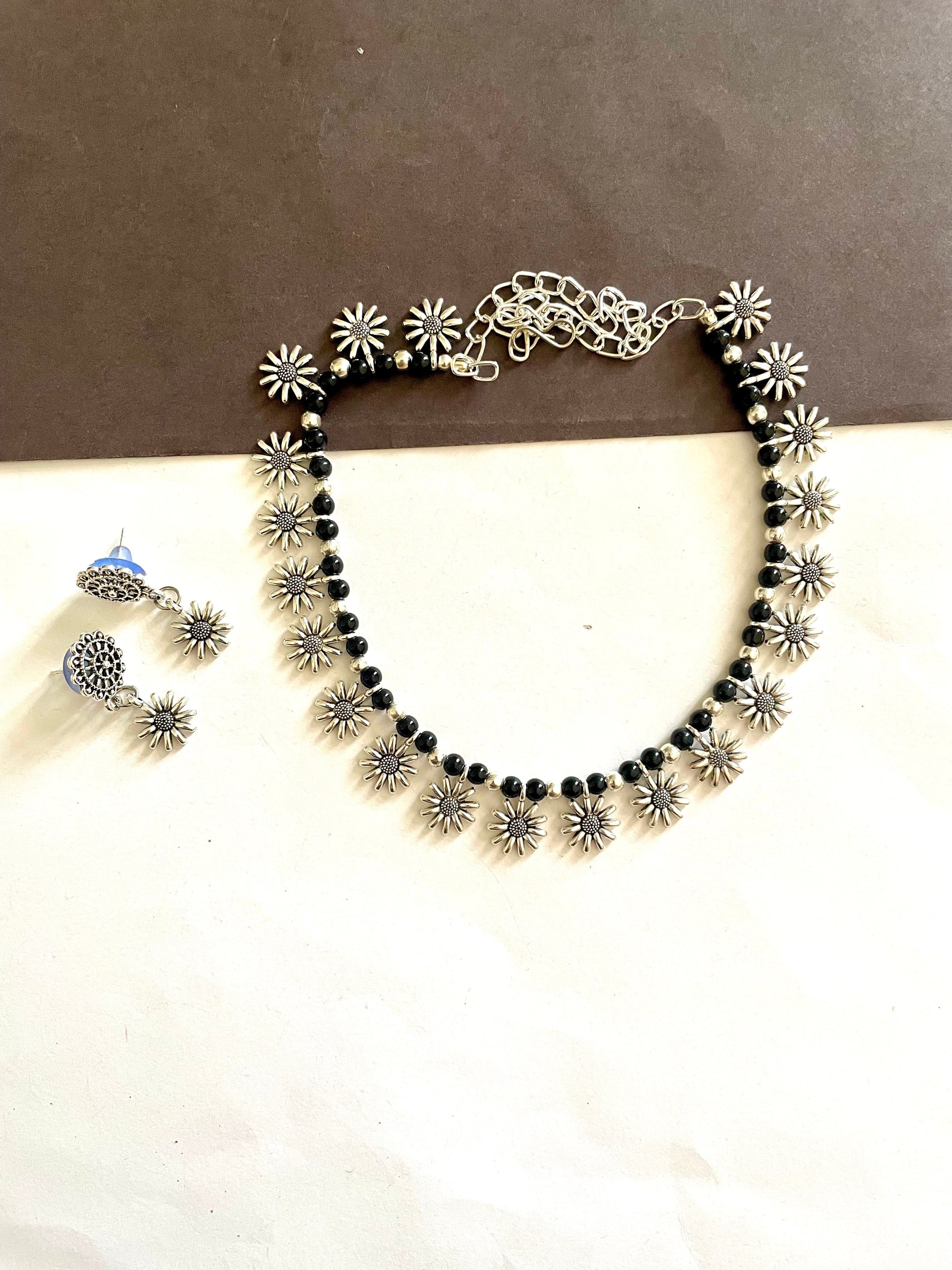 Shop flower mini choker set with earrings at Jewellery Lovers. Anti-tarnish, trendy & perfect for daily or festive wear. Free shipping available. jewellerylovers