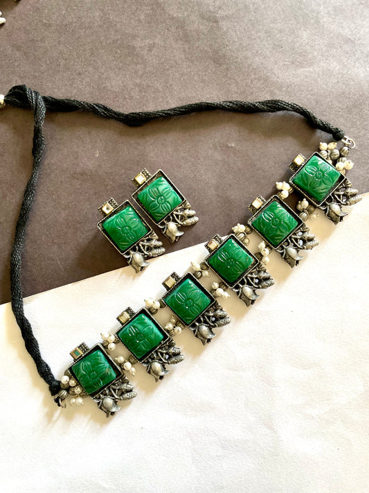 Button beaded choker set with earrings