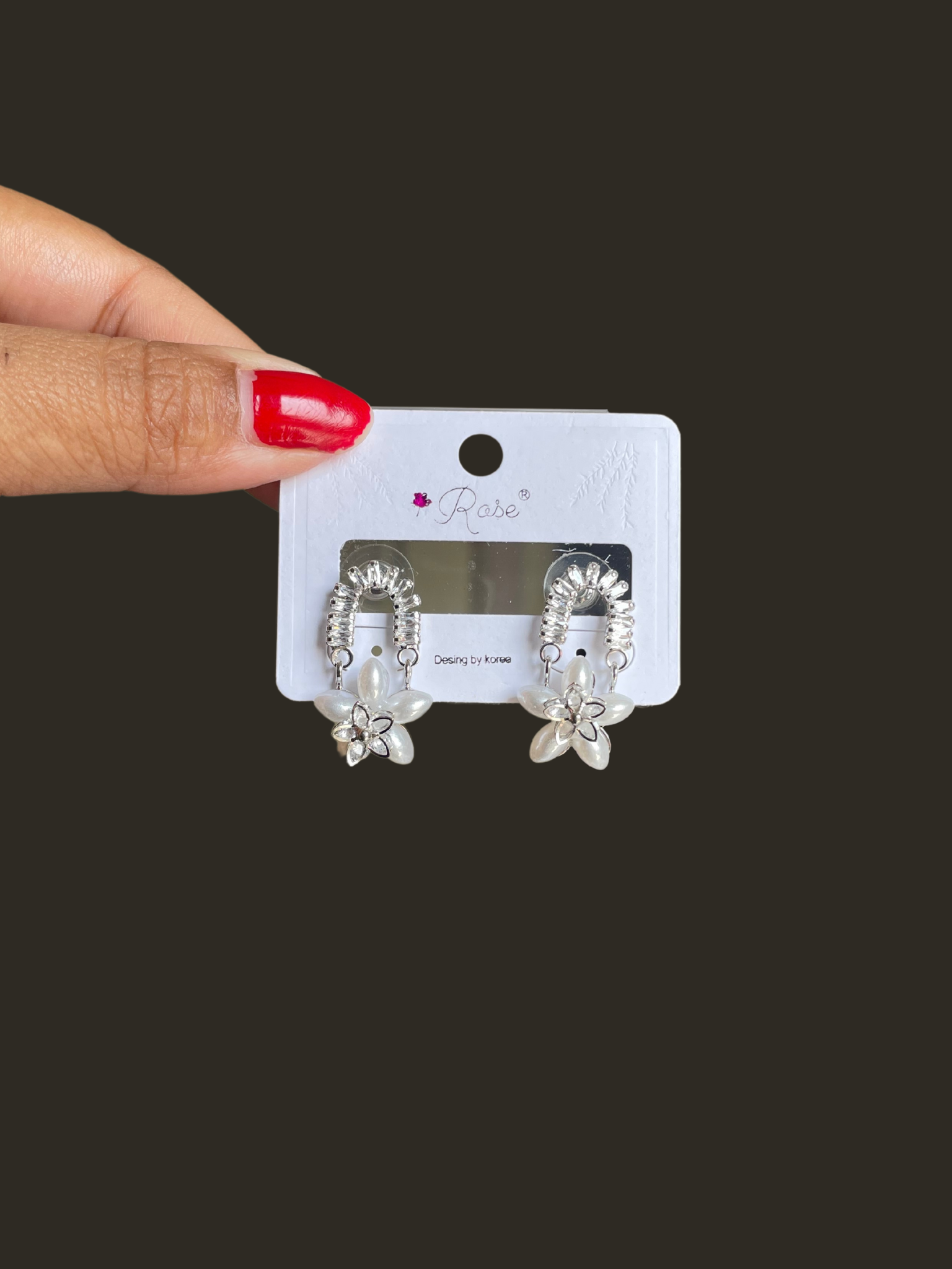 Shop flower earrings at Jewellery Lovers. Anti-tarnish, trendy & perfect for daily or festive wear. Free shipping available. jewellerylovers