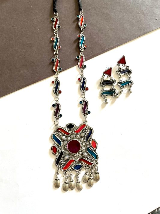 Shop petal work multicolour necklace with earrings at Jewellery Lovers. Anti-tarnish, trendy & perfect for daily or festive wear. Free shipping available. jewellerylovers