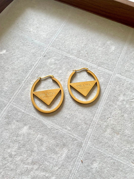 Shop hoops at Jewellery Lovers. Anti-tarnish, trendy & perfect for daily or festive wear. Free shipping available. jewellerylovers