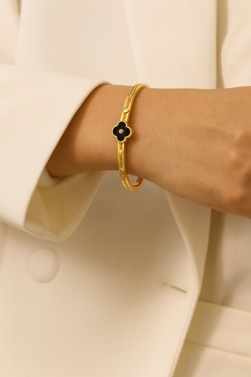 Black clover design bangle jewellerylovers