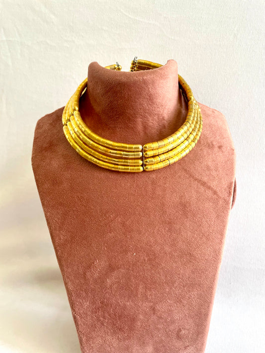 Golden wired hasli