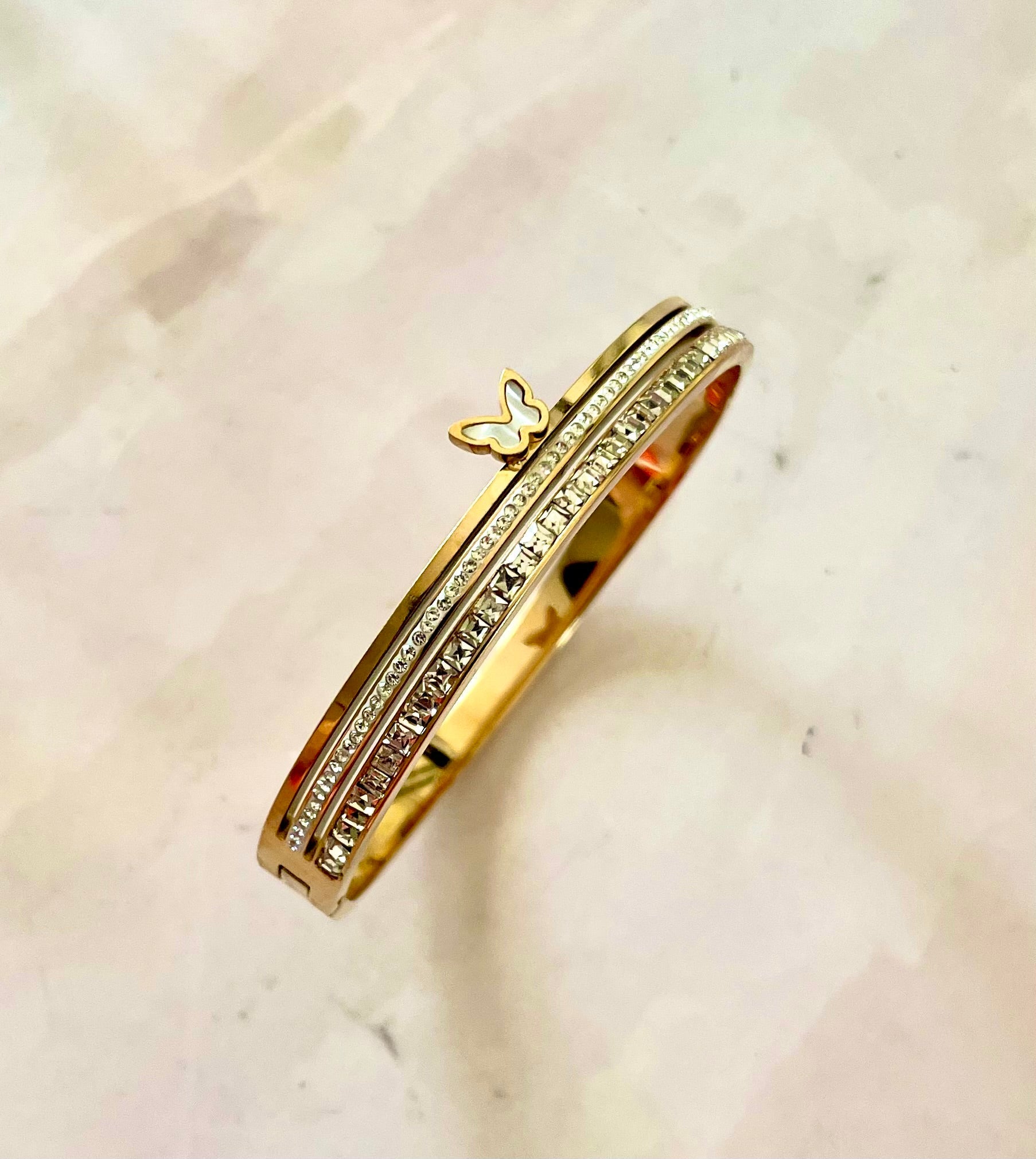Shop butterfly studded bangle at Jewellery Lovers. Anti-tarnish, trendy & perfect for daily or festive wear. Free shipping available. jewellerylovers