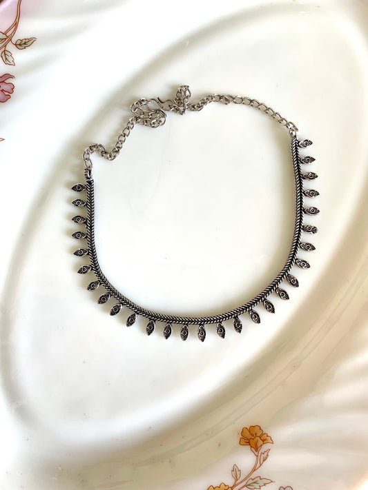 Shop delicate choker at Jewellery Lovers. Anti-tarnish, trendy & perfect for daily or festive wear. Free shipping available. jewellerylovers