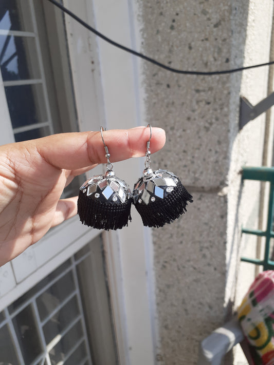 Black jhumki