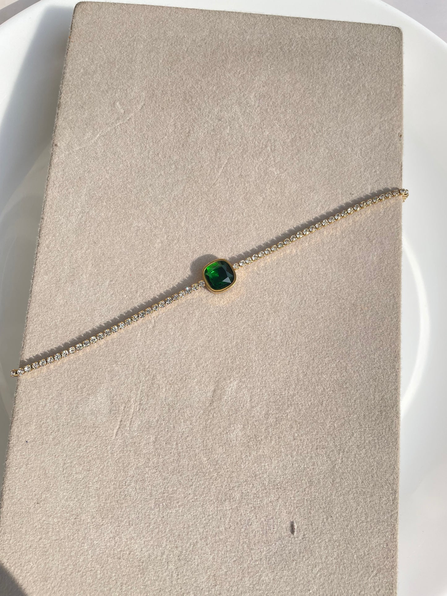 Emerald green stone bracelet