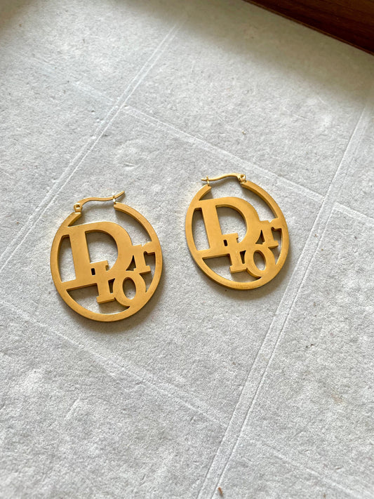 Shop hoops at Jewellery Lovers. Anti-tarnish, trendy & perfect for daily or festive wear. Free shipping available. jewellerylovers