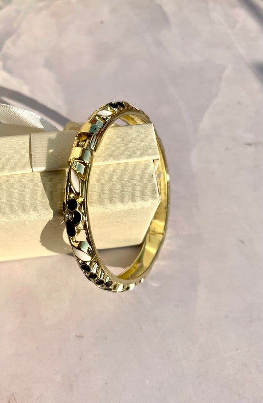 Black and white enamel bangle