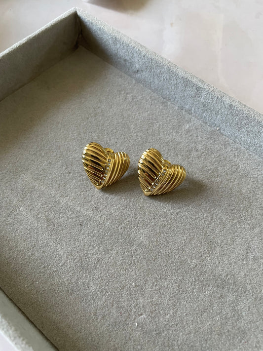 Mini heart studs