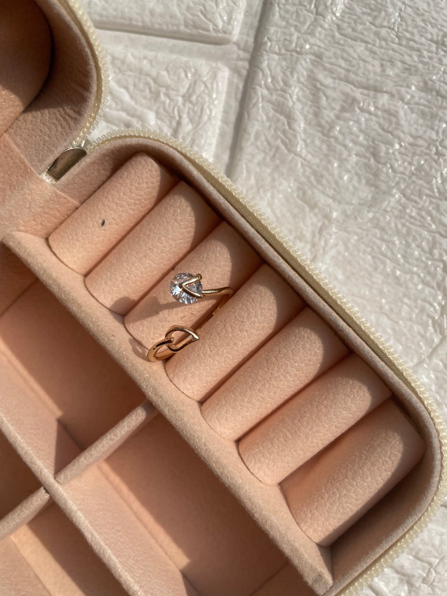 Shop leafy ring at Jewellery Lovers. Anti-tarnish, trendy & perfect for daily or festive wear. Free shipping available. jewellerylovers