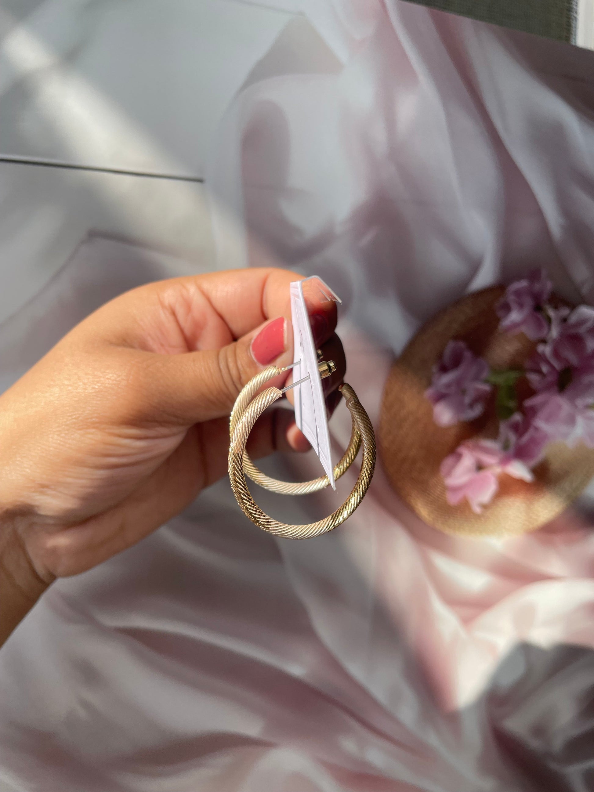 Shop hoops at Jewellery Lovers. Anti-tarnish, trendy & perfect for daily or festive wear. Free shipping available. jewellerylovers