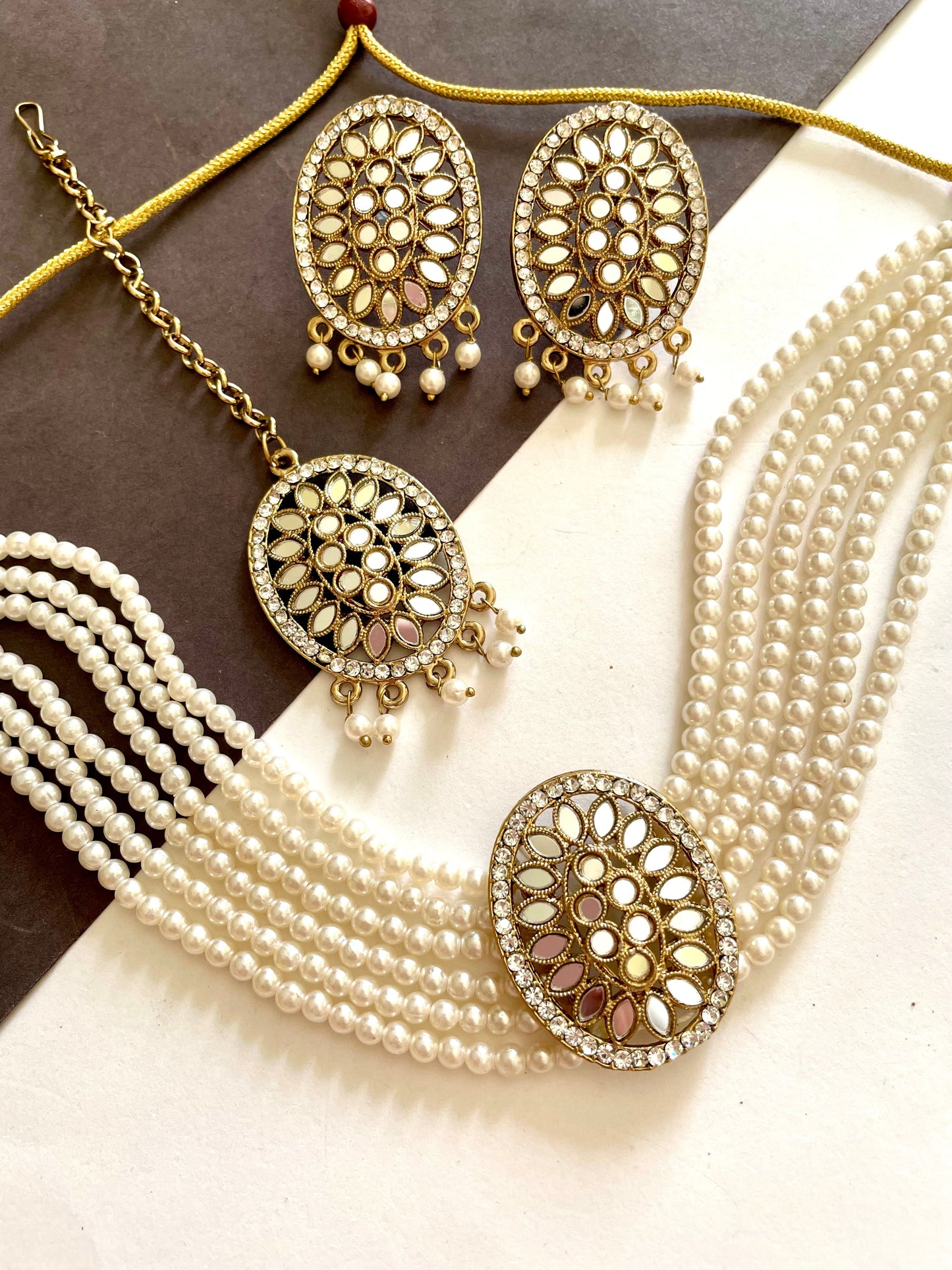 Shop sheesh kundan choker set with earrings and maangteeka at Jewellery Lovers. Anti-tarnish, trendy & perfect for daily or festive wear. Free shipping availabl jewellerylovers