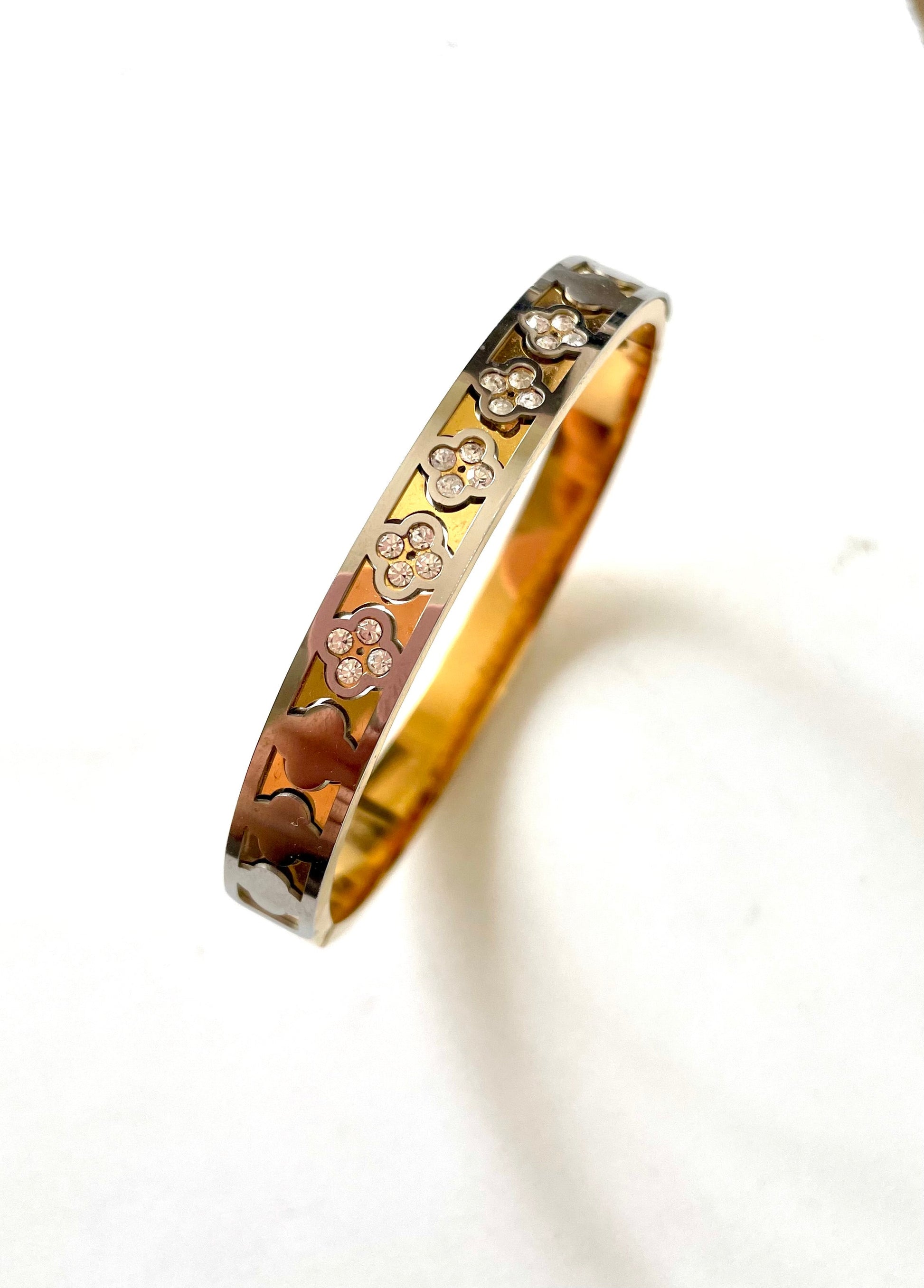 Shop dual tone bangle at Jewellery Lovers. Anti-tarnish, trendy & perfect for daily or festive wear. Free shipping available. jewellerylovers