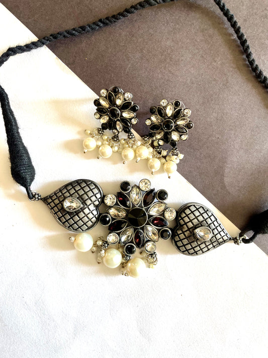 Kundan stone flower choker set