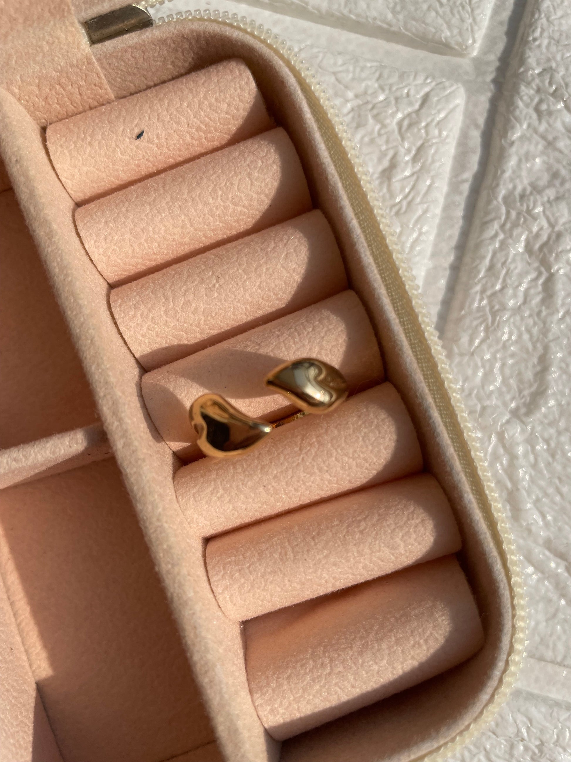 Shop dual leaf ring at Jewellery Lovers. Anti-tarnish, trendy & perfect for daily or festive wear. Free shipping available. jewellerylovers
