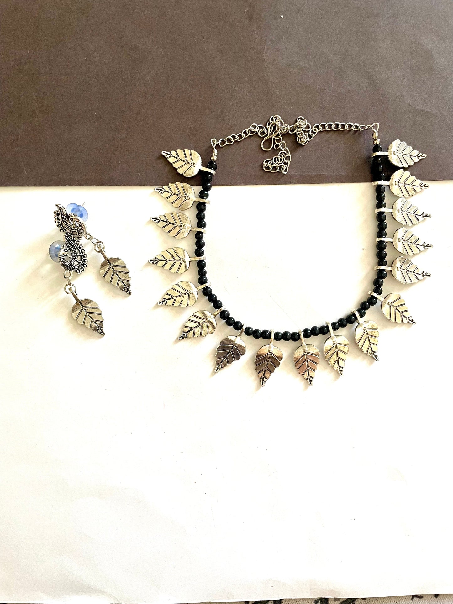 Shop leafy choker set at Jewellery Lovers. Anti-tarnish, trendy & perfect for daily or festive wear. Free shipping available. jewellerylovers