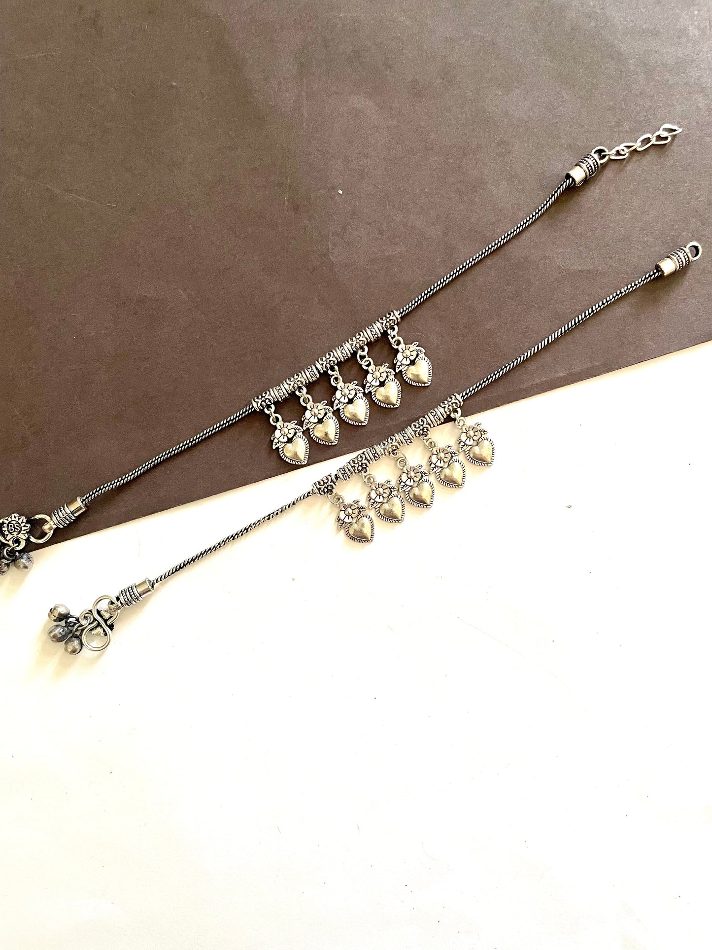 Shop heart charms anklets at Jewellery Lovers. Anti-tarnish, trendy & perfect for daily or festive wear. Free shipping available. jewellerylovers