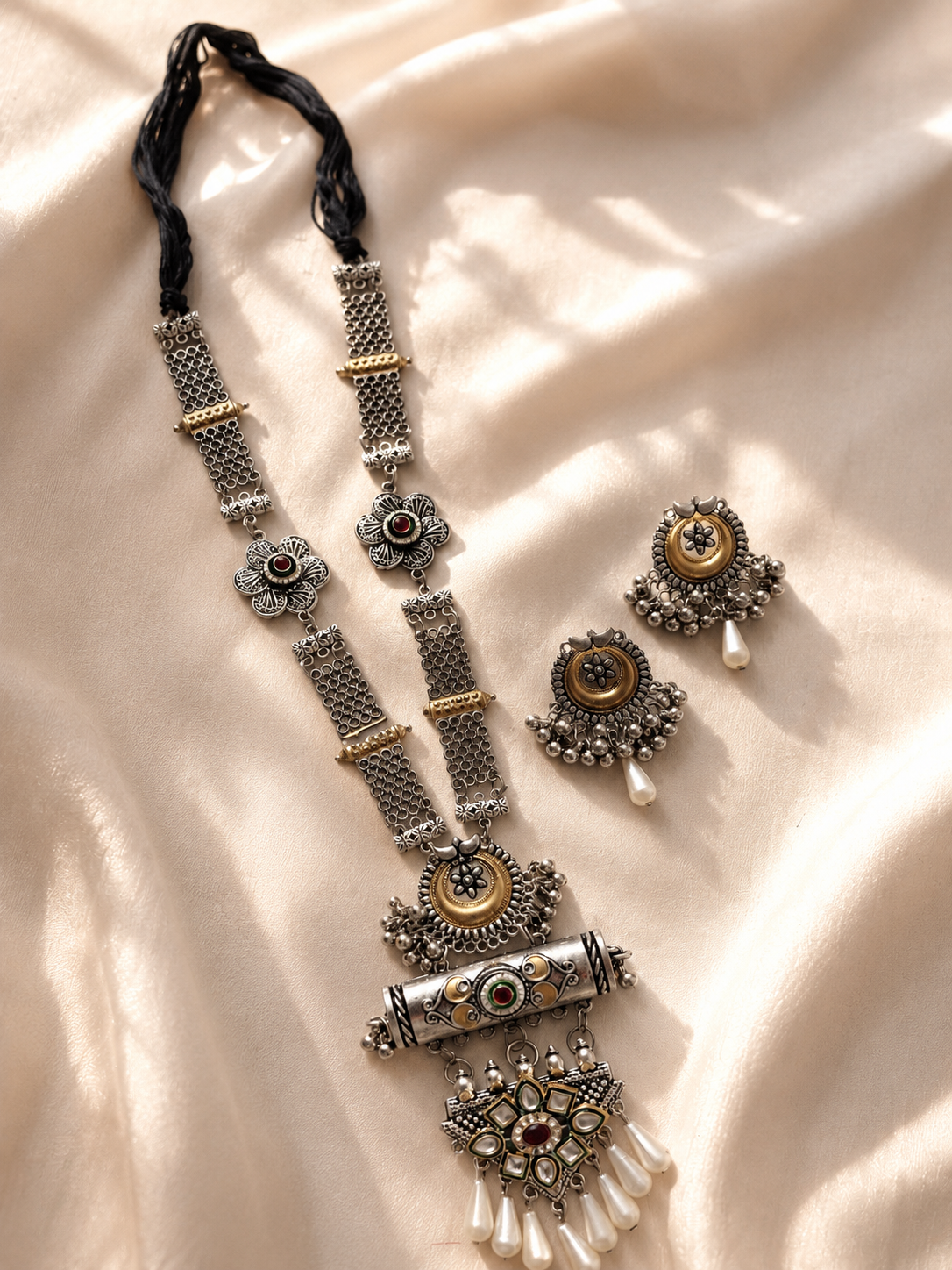 Dual tone high quality pendent necklace with earrings jewellerylovers