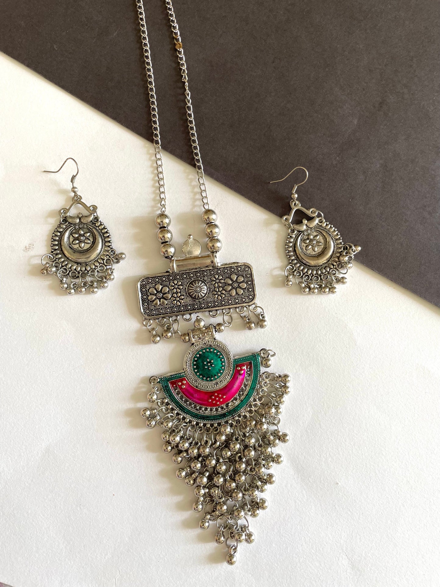 Shop multicolour long necklaces with earrings sets at Jewellery Lovers. Anti-tarnish, trendy & perfect for daily or festive wear. Free shipping available. jewellerylovers