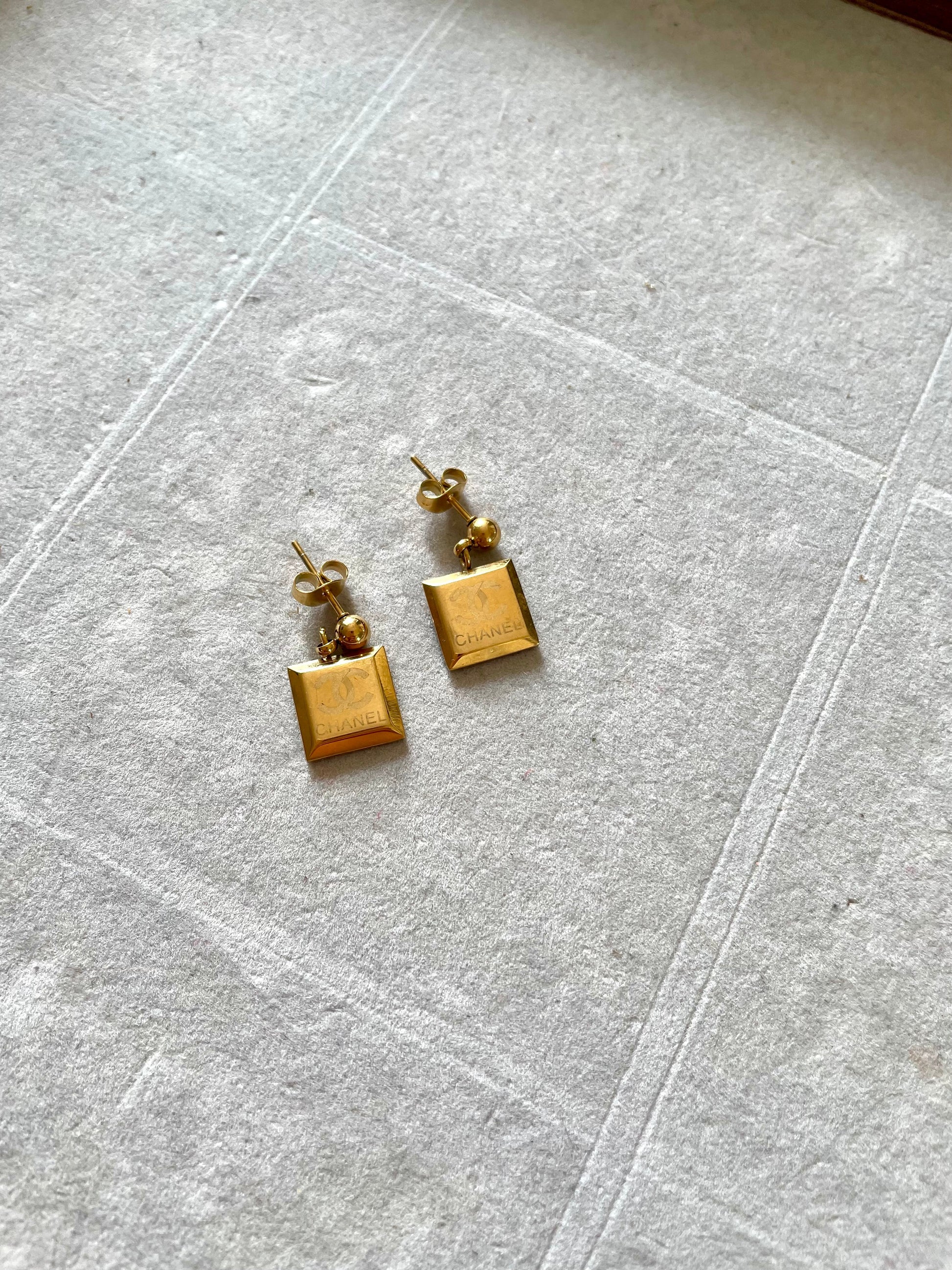 Shop studs at Jewellery Lovers. Anti-tarnish, trendy & perfect for daily or festive wear. Free shipping available. jewellerylovers