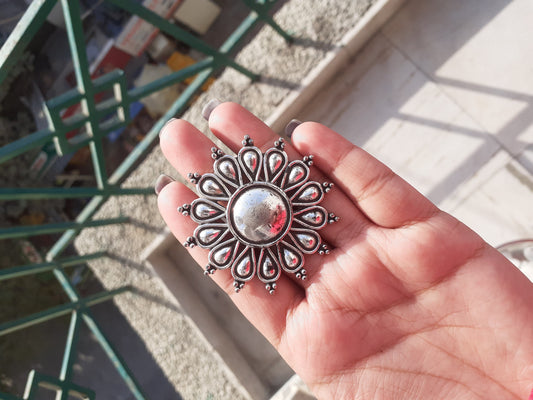 Shop flower ring at Jewellery Lovers. Anti-tarnish, trendy & perfect for daily or festive wear. Free shipping available. jewellerylovers