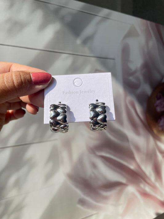 Shop zig zag hoops at Jewellery Lovers. Anti-tarnish, trendy & perfect for daily or festive wear. Free shipping available. jewellerylovers