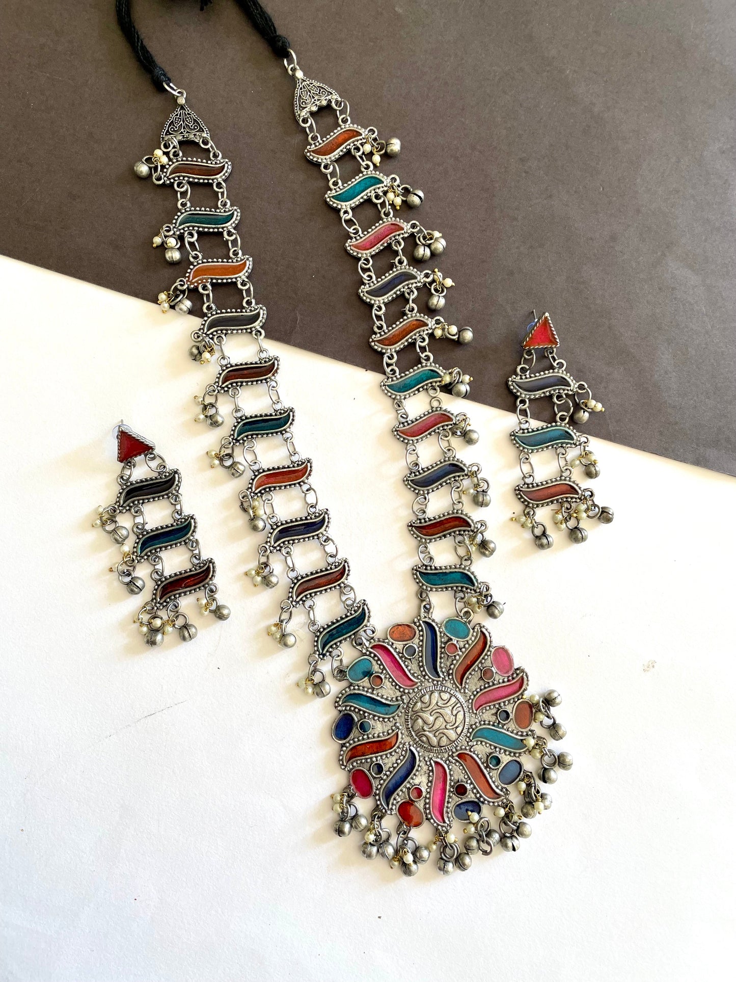 Shop multicolour round pendent with chain earrings at Jewellery Lovers. Anti-tarnish, trendy & perfect for daily or festive wear. Free shipping available. jewellerylovers