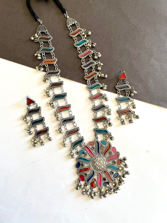Shop multicolour round pendent with chain earrings at Jewellery Lovers. Anti-tarnish, trendy & perfect for daily or festive wear. Free shipping available. jewellerylovers