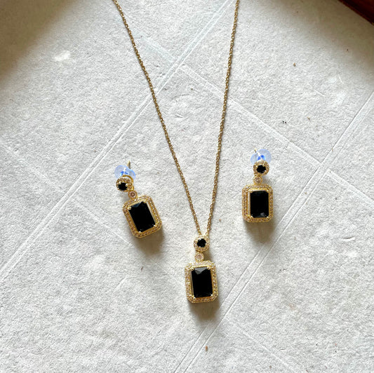 Diamond studded pearls in necklace