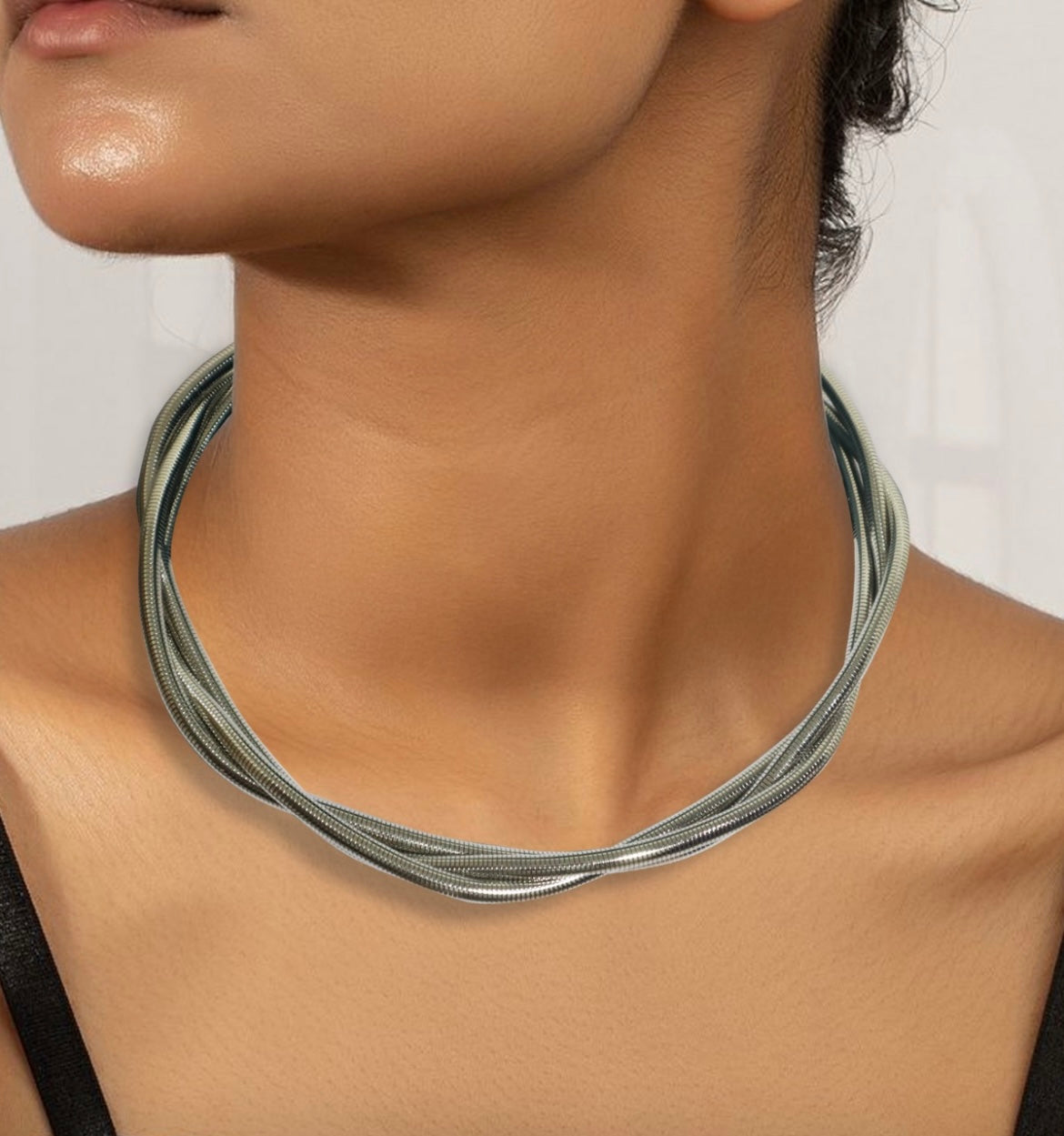 Twisted choker