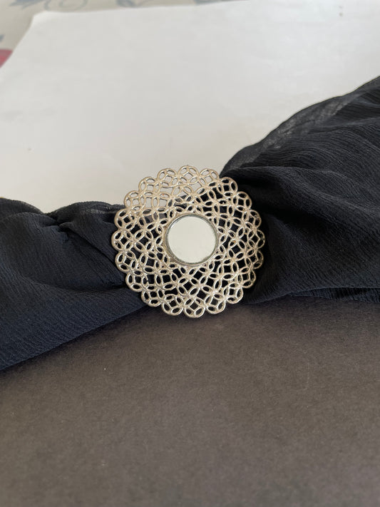 Mirror criss cross ring
