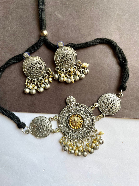 Shop choker with earrings at Jewellery Lovers. Anti-tarnish, trendy & perfect for daily or festive wear. Free shipping available. jewellerylovers