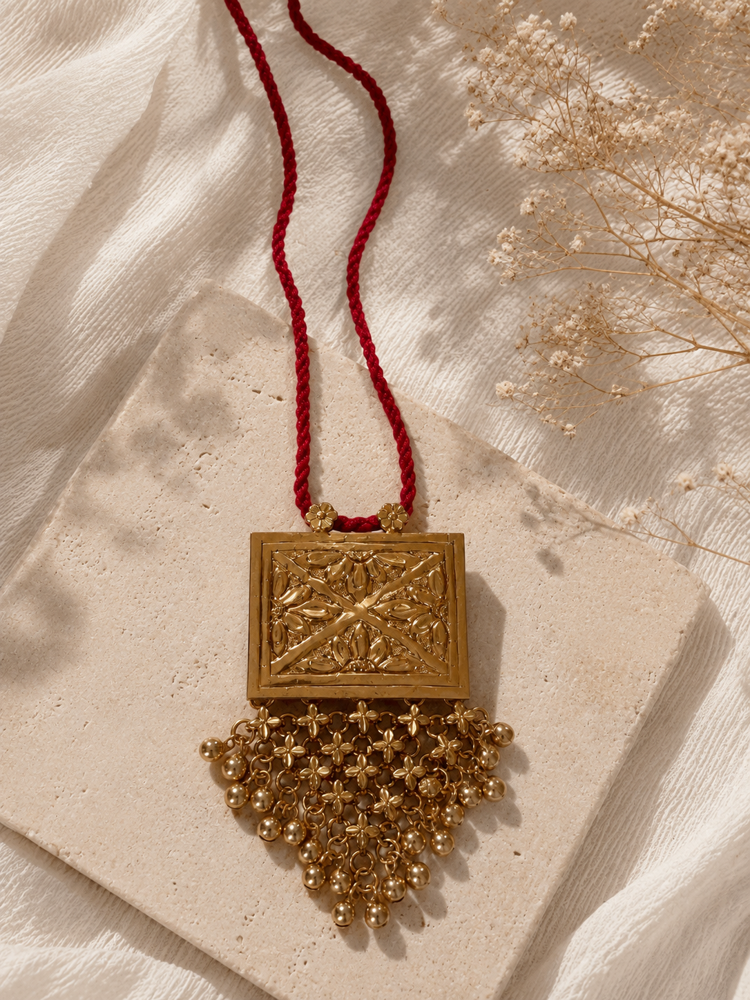 Golden brass necklace jewellerylovers
