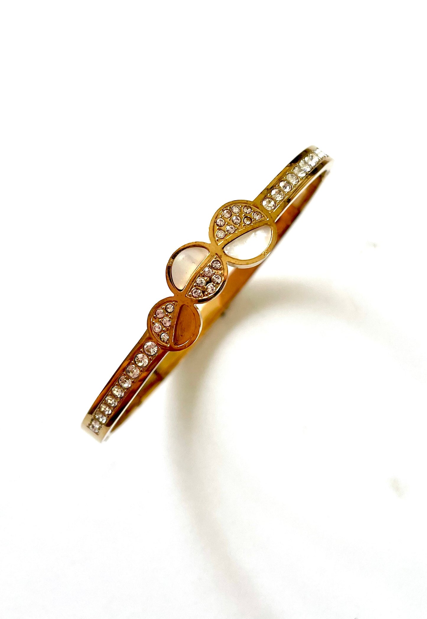 Shop beaded stone bangle at Jewellery Lovers. Anti-tarnish, trendy & perfect for daily or festive wear. Free shipping available. jewellerylovers