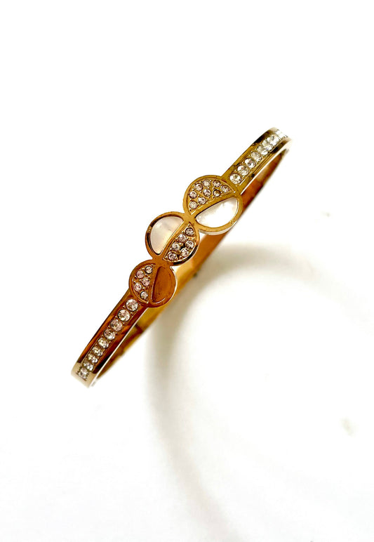 Shop beaded stone bangle at Jewellery Lovers. Anti-tarnish, trendy & perfect for daily or festive wear. Free shipping available. jewellerylovers