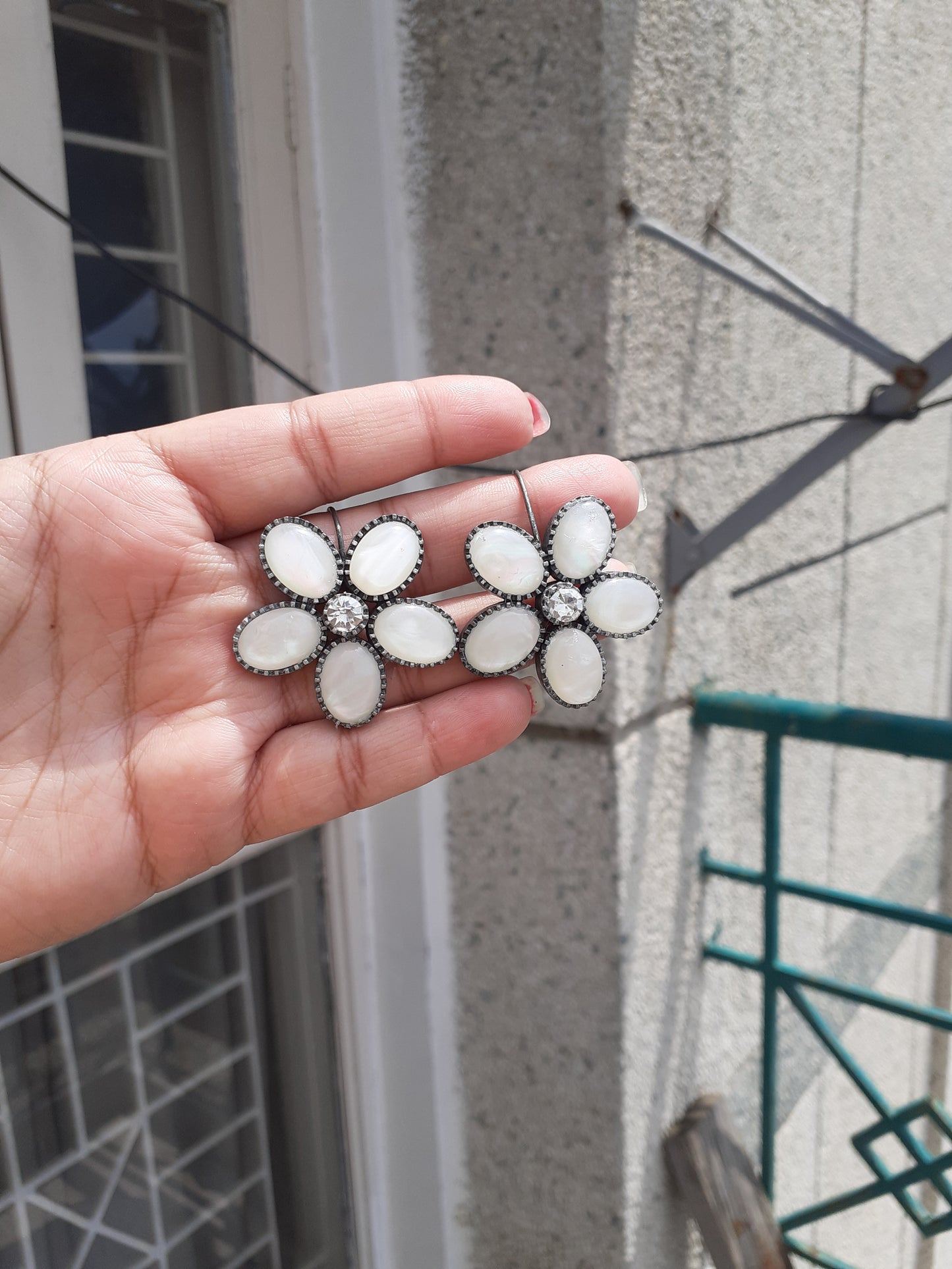 Flower earrings