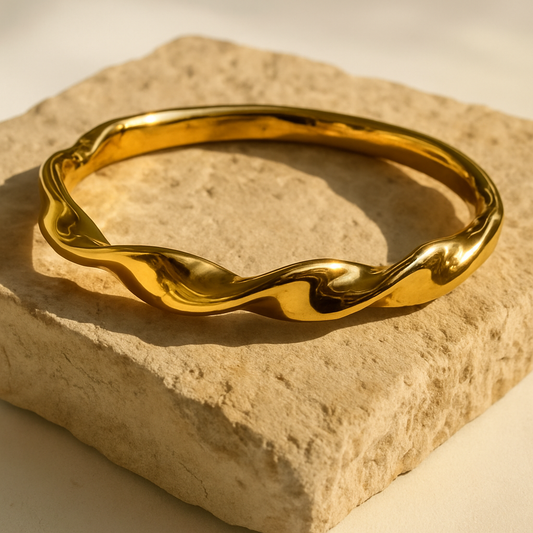 Zig zag bangle | Bangle by Jewellery Lovers jewellerylovers