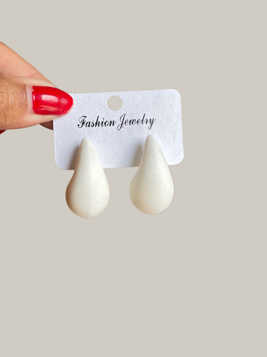 Shop dew drop earrings at Jewellery Lovers. Anti-tarnish, trendy & perfect for daily or festive wear. Free shipping available. jewellerylovers