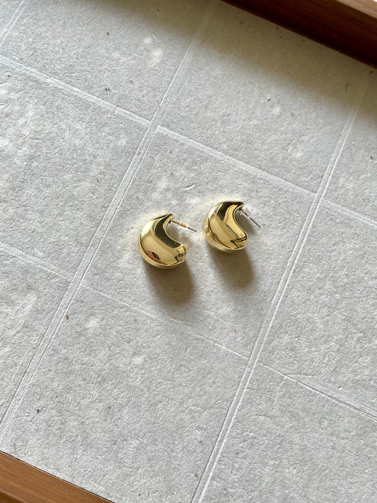 Shop cashew hoops at Jewellery Lovers. Anti-tarnish, trendy & perfect for daily or festive wear. Free shipping available. jewellerylovers