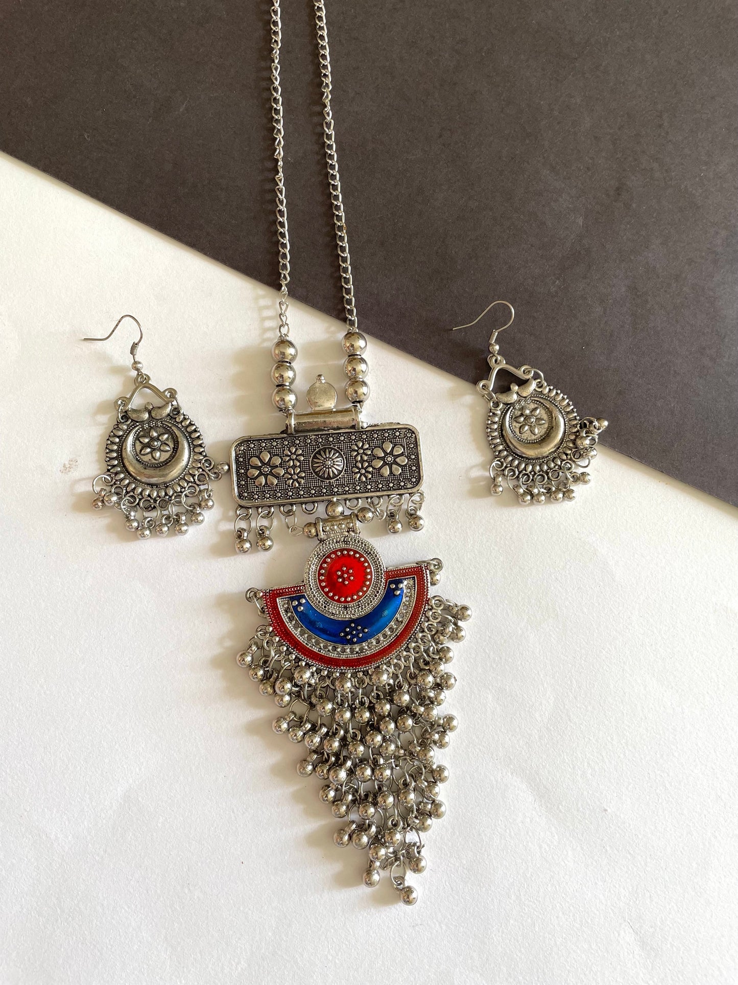 Multicolour long necklaces with earrings sets | Ring by Jewellery Lovers jewellerylovers