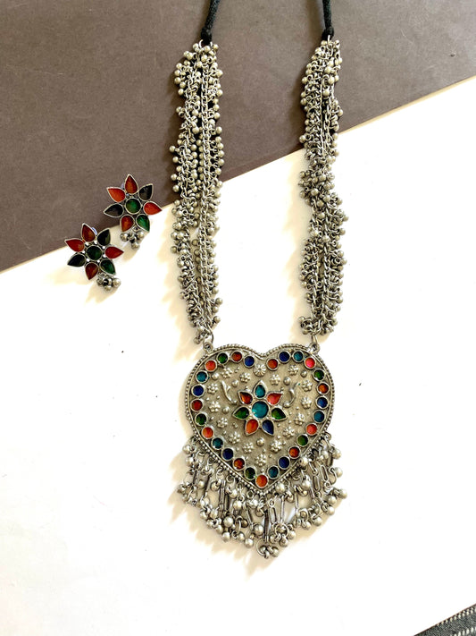 Shop heart shape pendent with earrings at Jewellery Lovers. Anti-tarnish, trendy & perfect for daily or festive wear. Free shipping available. jewellerylovers
