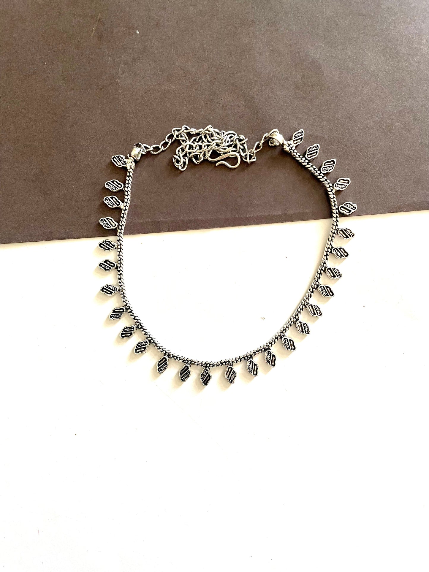 Shop sleek choker at Jewellery Lovers. Anti-tarnish, trendy & perfect for daily or festive wear. Free shipping available. jewellerylovers