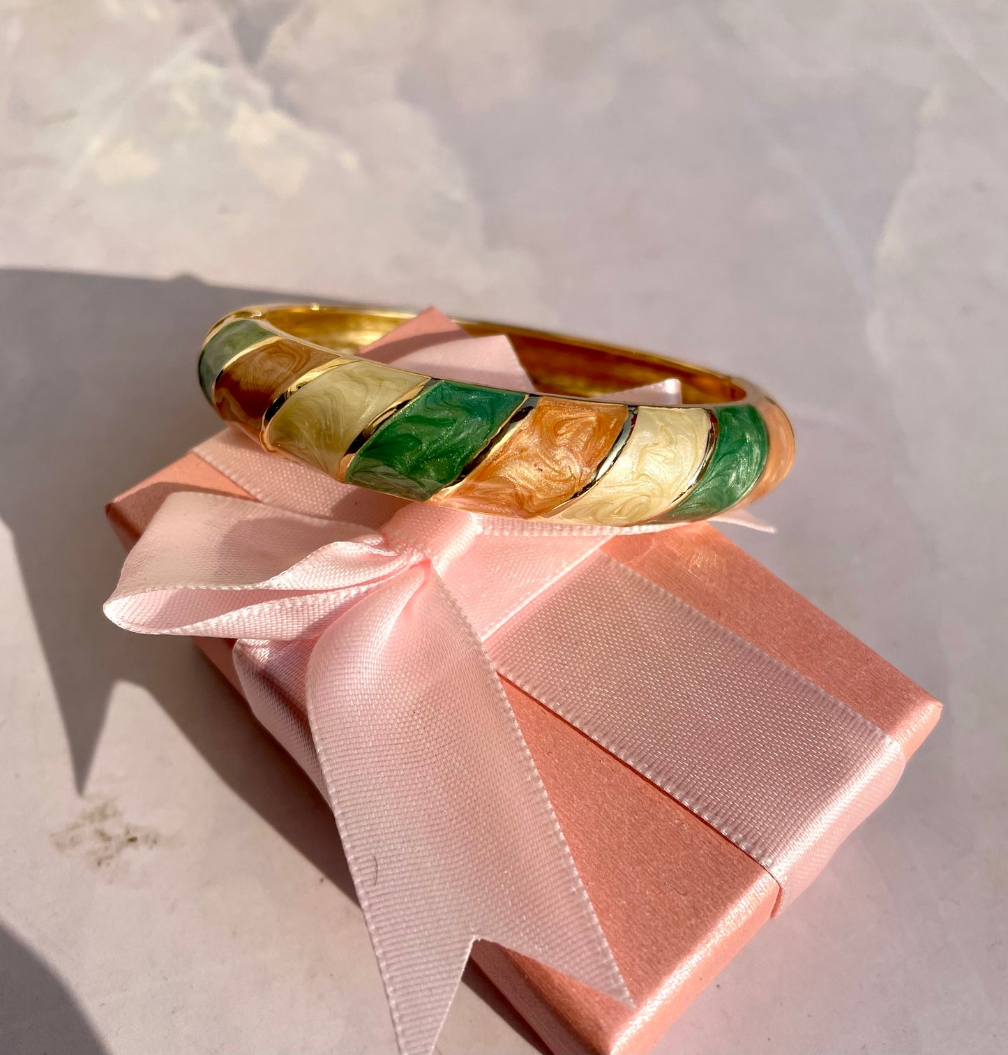 Spiral enamel thick bangle