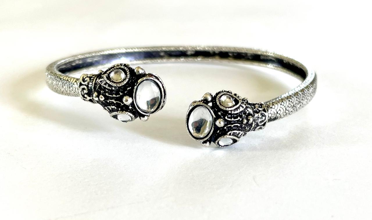 Flower bracelet