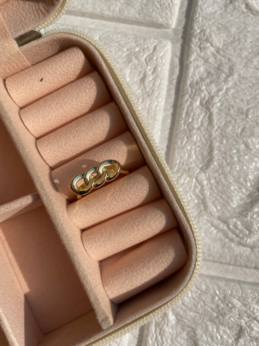 Shop circle ring at Jewellery Lovers. Anti-tarnish, trendy & perfect for daily or festive wear. Free shipping available. jewellerylovers