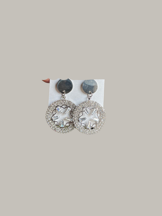 Shop mini crystal flower chaandbali at Jewellery Lovers. Anti-tarnish, trendy & perfect for daily or festive wear. Free shipping available. jewellerylovers