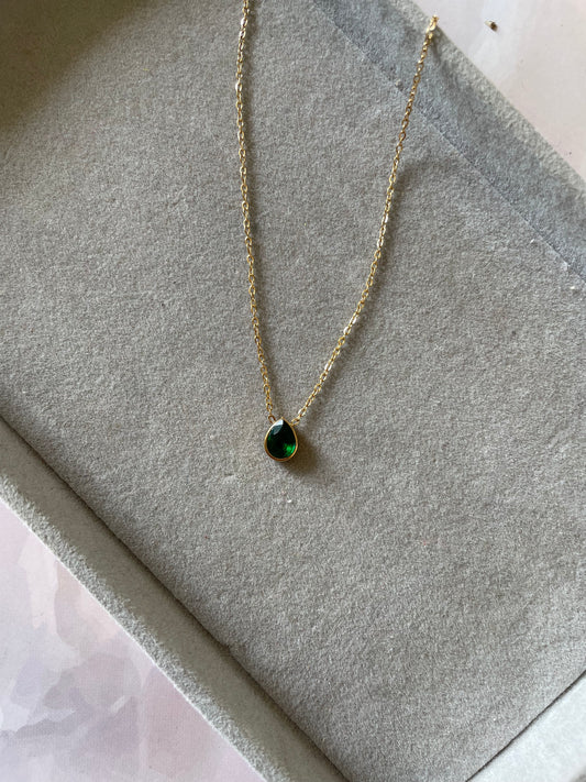Dew stone necklace