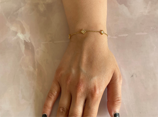Shop mini beads chain bracelet at Jewellery Lovers. Anti-tarnish, trendy & perfect for daily or festive wear. Free shipping available. jewellerylovers
